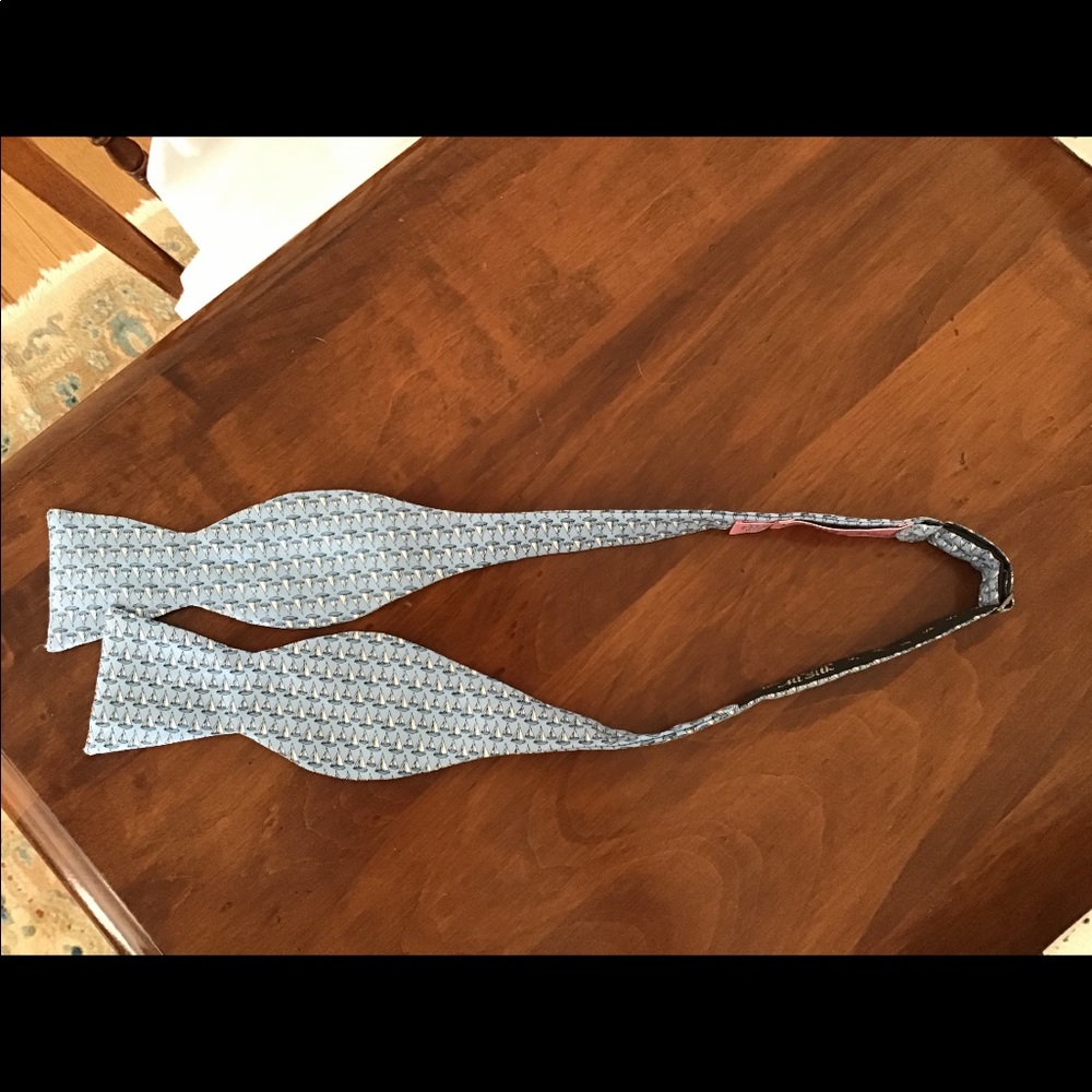 Vineyard Vines Bow Tie